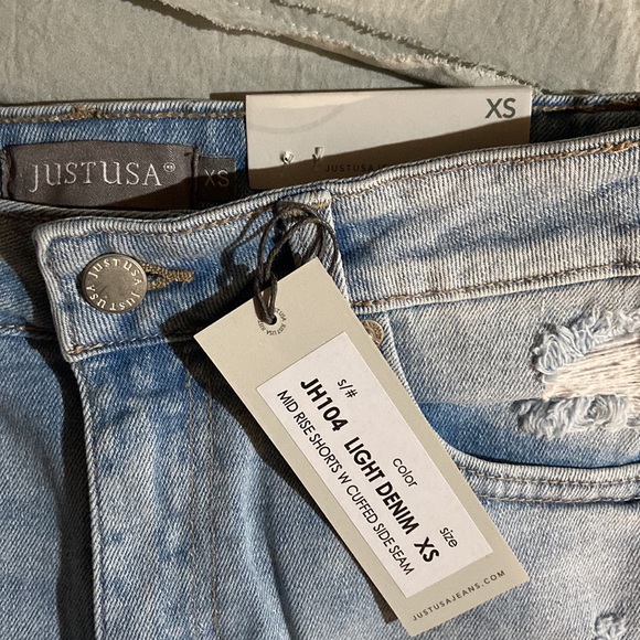 Mid Rise shorts - Picture 3 of 3